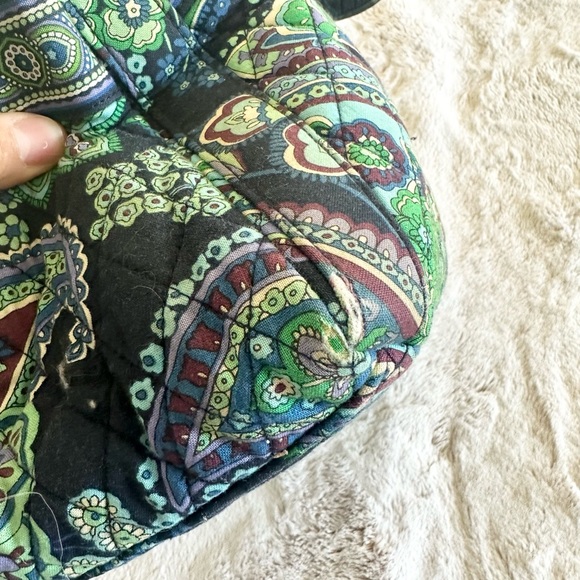 VERA BRADLEY BAG. - Picture 9 of 10